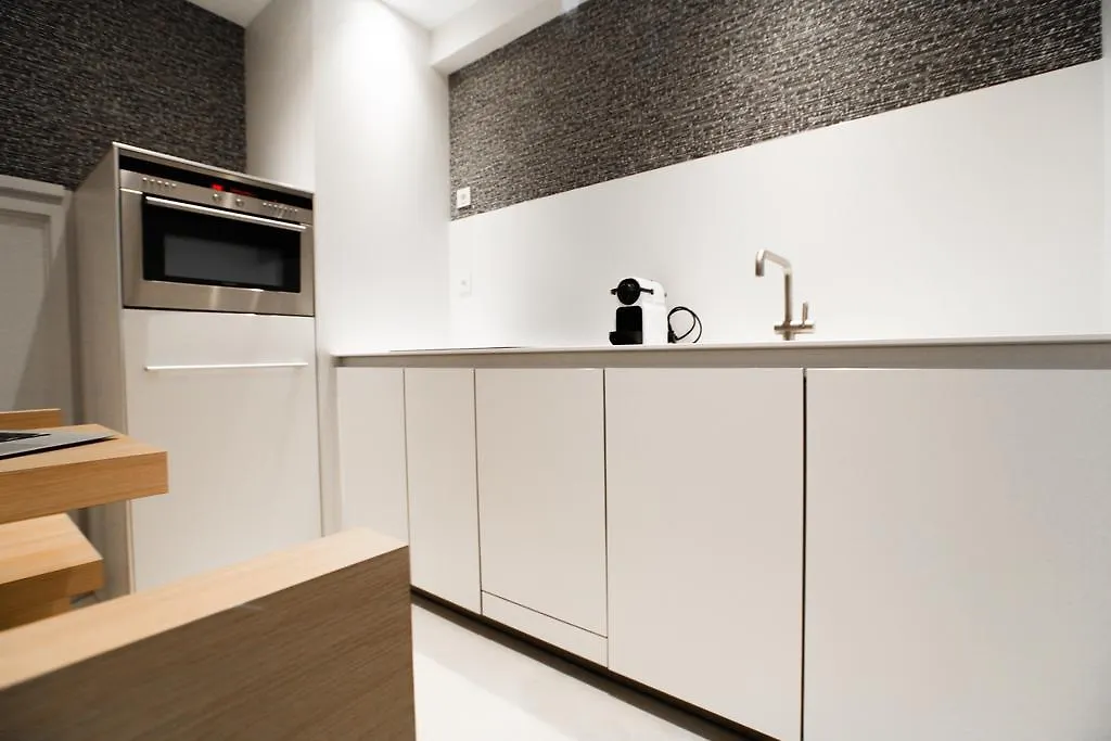 Hhh Studios Lille 0*,